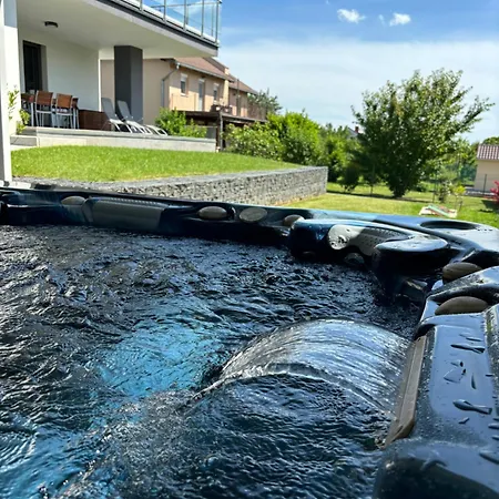 Villa Almond Vonyarcvashegy